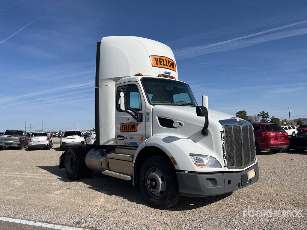 2022 Peterbilt 579 4x2 S/A Day Cab Truck Tractor