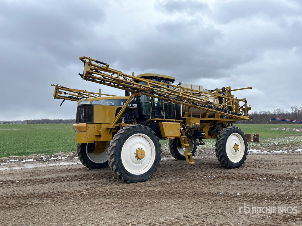 2007 Rogator SS1074 90 ft 4x4 High Clearance Self-Propelled Sprayer