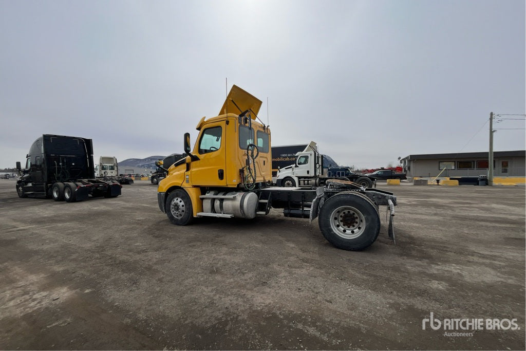 2019 Freightliner Cascadia 126 4x2 S/A Day Cab Truck Tractor