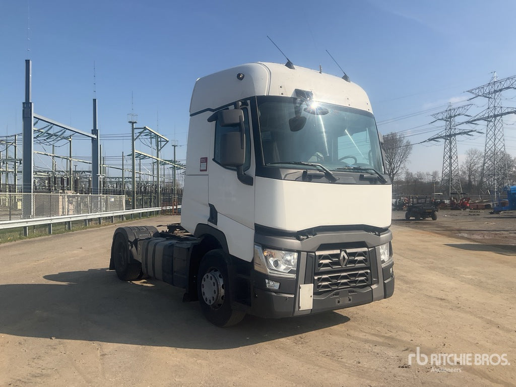 2015 Renault T460 4x2 Sleeper Truck Tractor