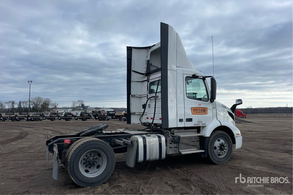 2023 Volvo VNR200 4x2 S/A Day Cab Truck Tractor