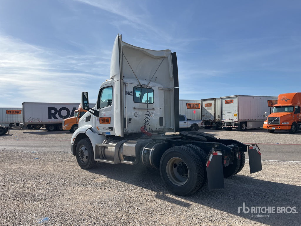 2022 Peterbilt 579 4x2 S/A Day Cab Truck Tractor