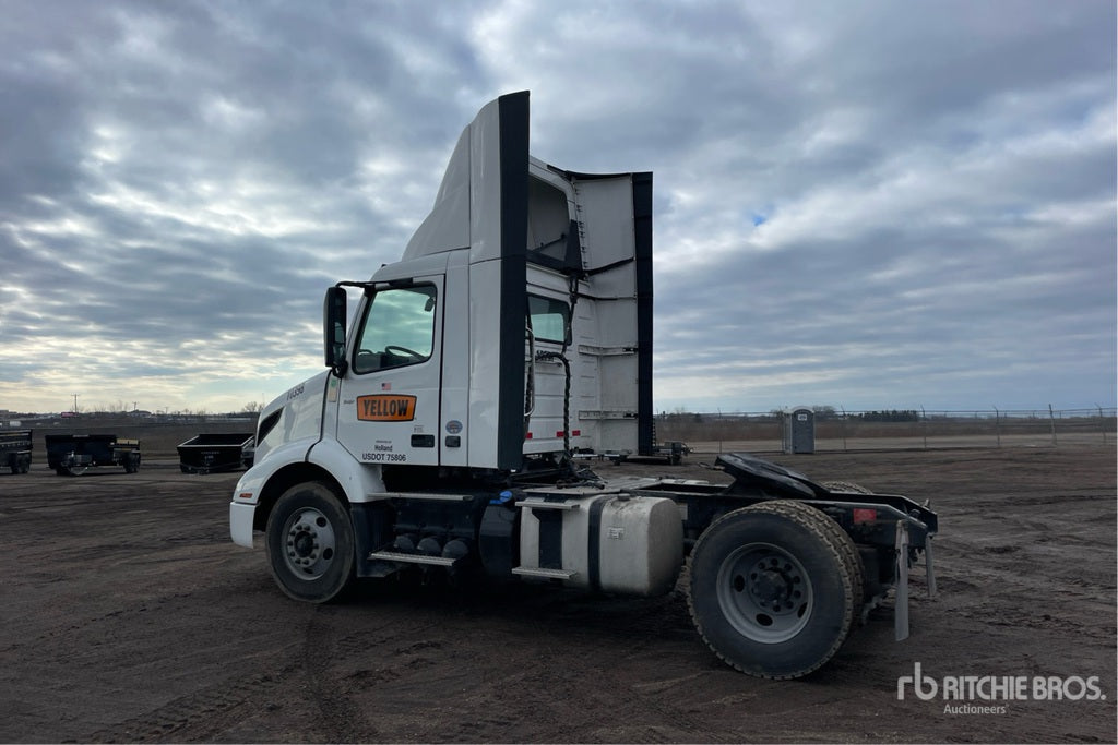 2023 Volvo VNR200 4x2 S/A Day Cab Truck Tractor