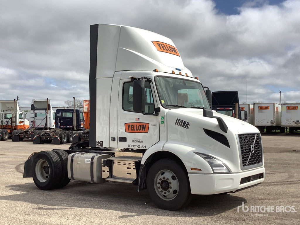 2022 Volvo VNR 4x2 S/A Day Cab Truck Tractor