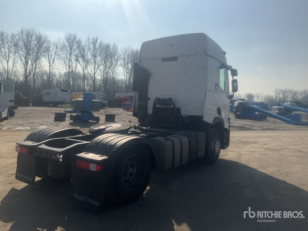 2015 Renault T460 4x2 Sleeper Truck Tractor