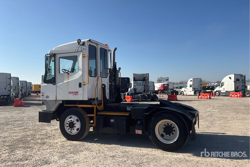 2017 Ottawa T2 4x2 Spotter Truck