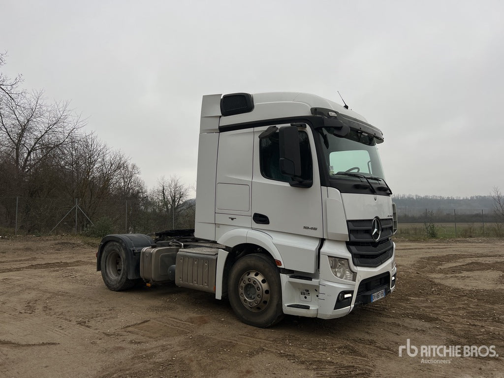 2015 Mercedes-Benz Actros 1845 LS 4x2 Tracteur Sleeper Truck Tractor