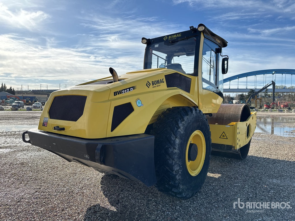 2018 Bomag BW212D-5 Smooth Drum Compactor