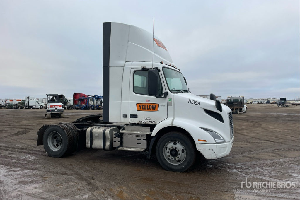 2023 Volvo VNR300 4x2 S/A Day Cab Truck Tractor