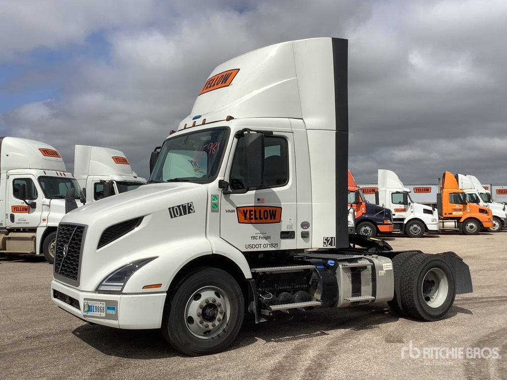 2022 Volvo VNR 4x2 S/A Day Cab Truck Tractor