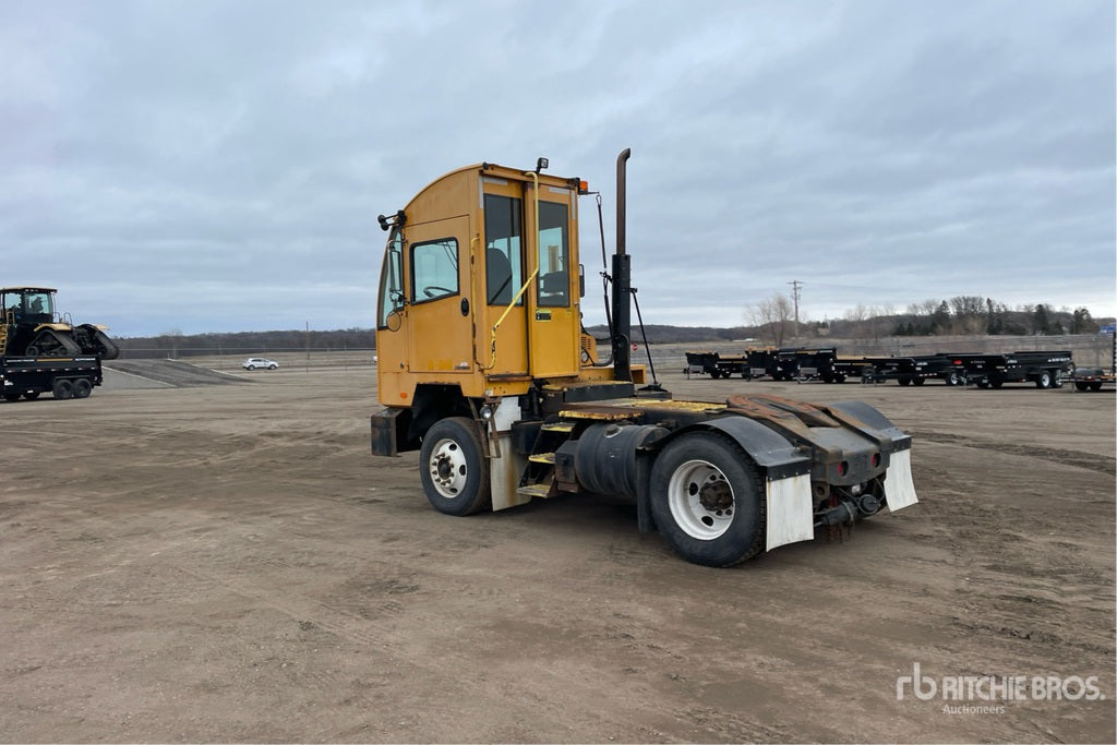 2017 Autocar 4x2 Spotter Truck