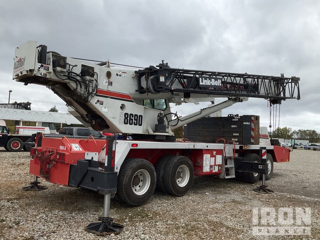 2011 Link-Belt HTC-8690 90 ton 8x4 Hydraulic Truck Crane