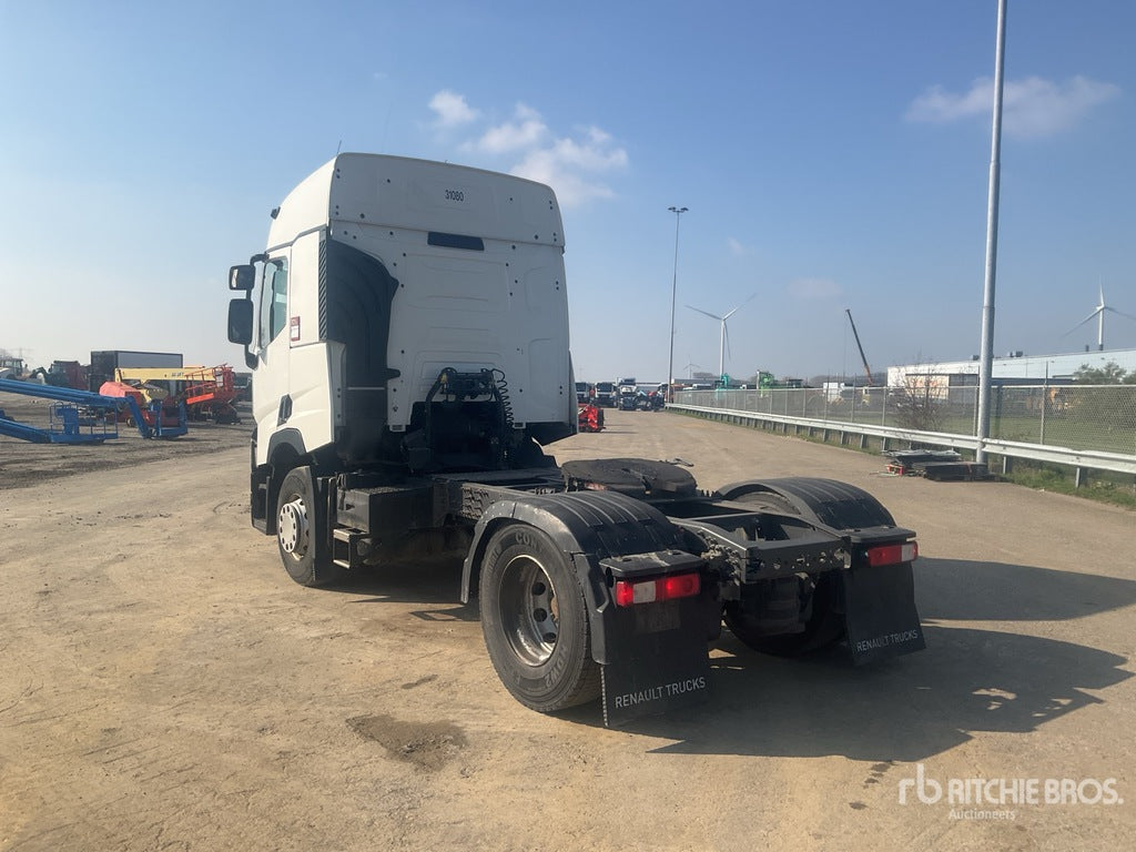 2015 Renault T460 4x2 Sleeper Truck Tractor