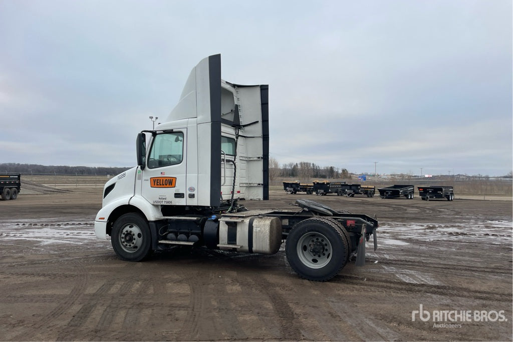 2023 Volvo VNR300 4x2 S/A Day Cab Truck Tractor