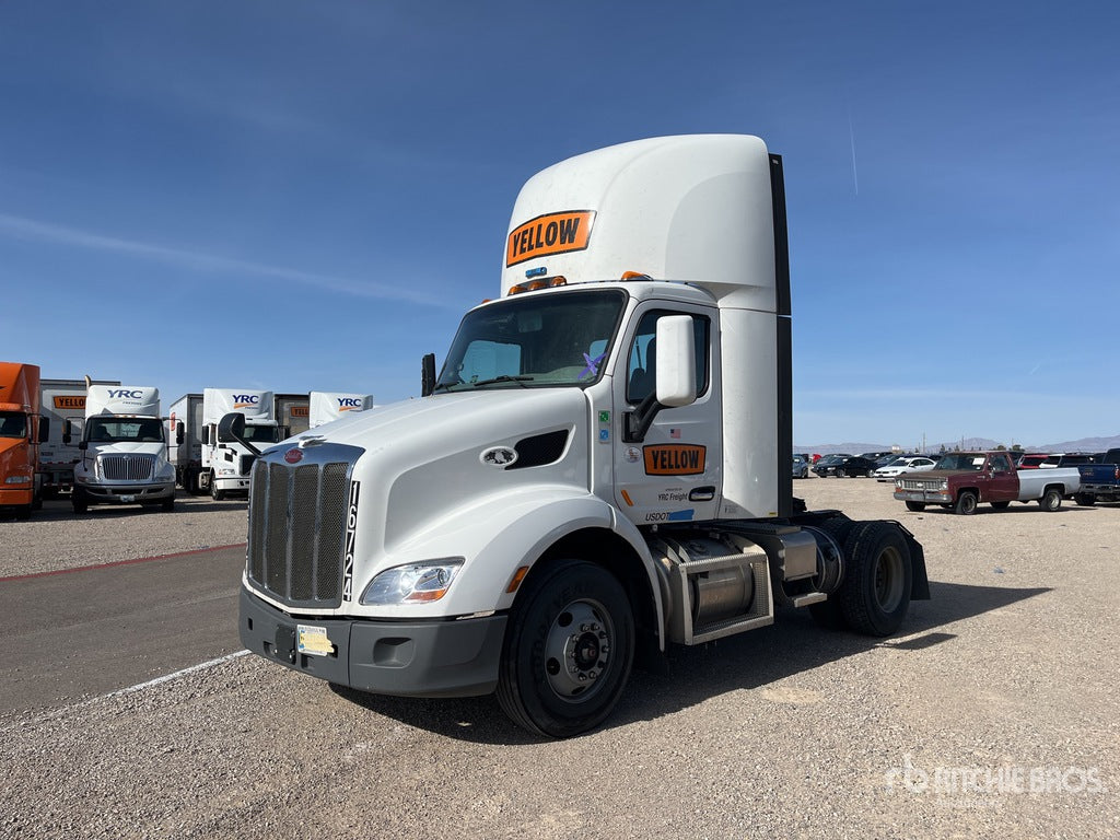 2022 Peterbilt 579 4x2 S/A Day Cab Truck Tractor