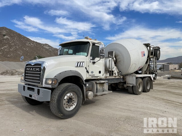 2015 Mack GU713 6x4 Mixer Truck