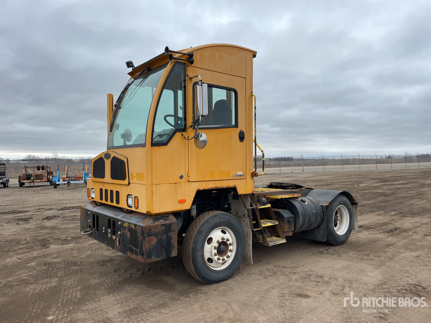 2017 Autocar 4x2 Spotter Truck