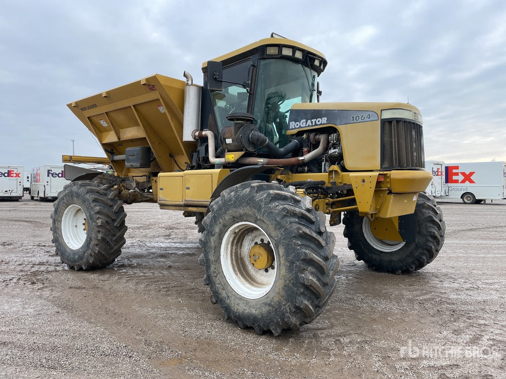 2005 Rogator 1064 Self-Propelled Fertilizer Spreader